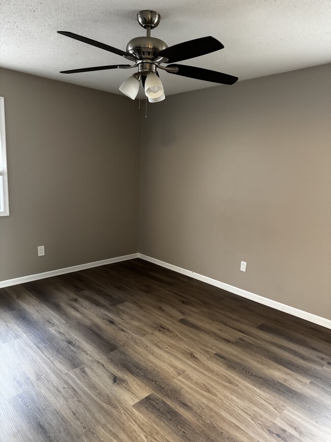 Building Photo - Benson Blvd