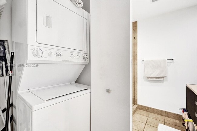 Building Photo - 18201 Collins Ave