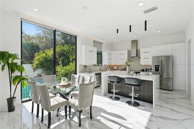 Building Photo - 7608 Antilla St