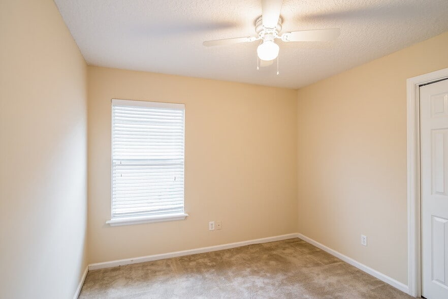 Building Photo - 1723 Rustling Dr