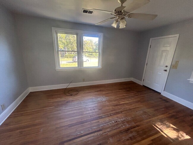 Building Photo - 9 Kolob St