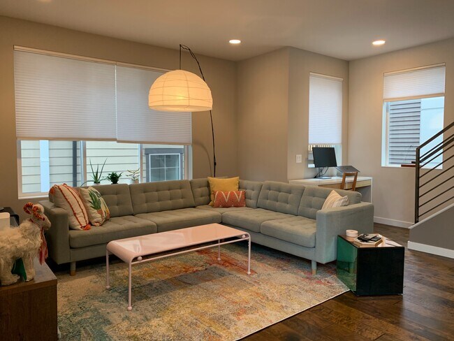 Building Photo - 5938 California Ave SW