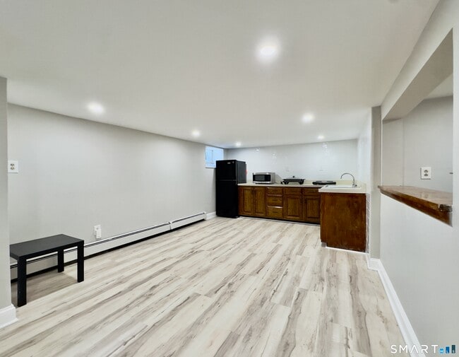 Building Photo - 96 Knickerbocker Ave