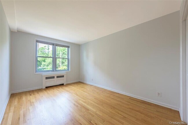 Building Photo - 1133 Midland Ave