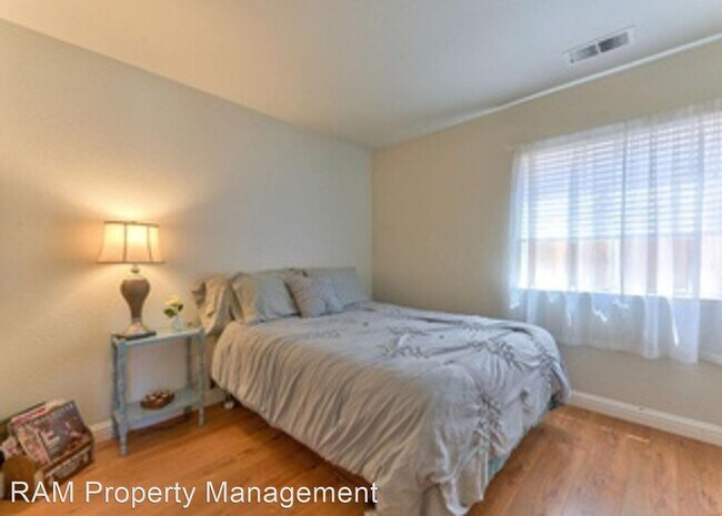 Building Photo - 4 br, 2 bath House - 9270 Loganberry Dr