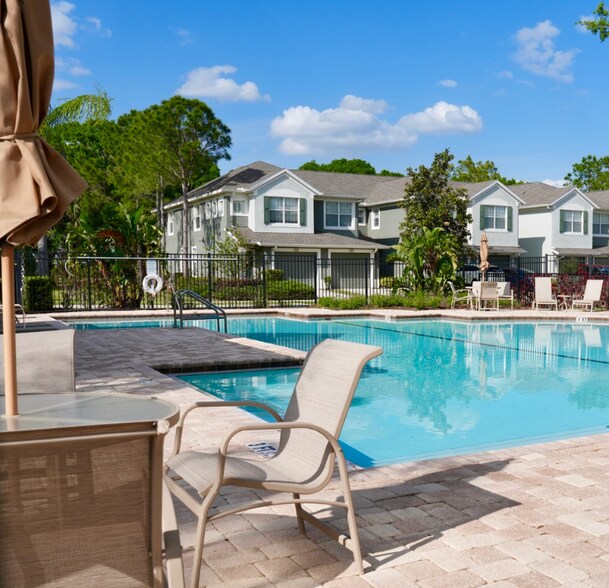 Building Photo - 2255 Kings Palace Dr