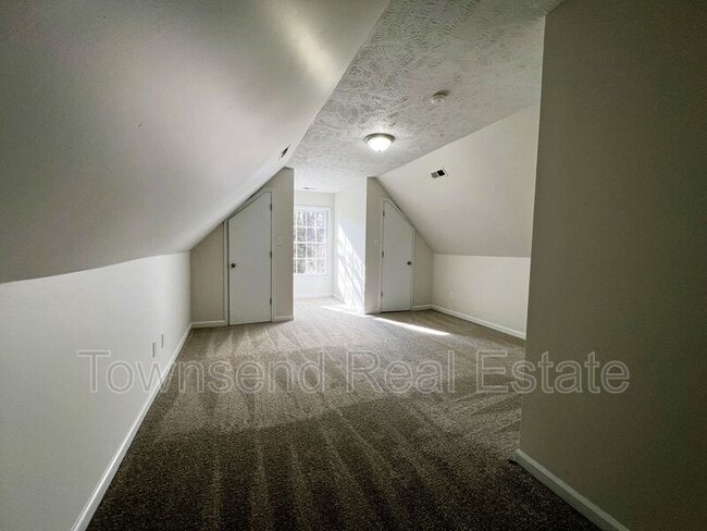 Building Photo - 1950 Merrimac Dr