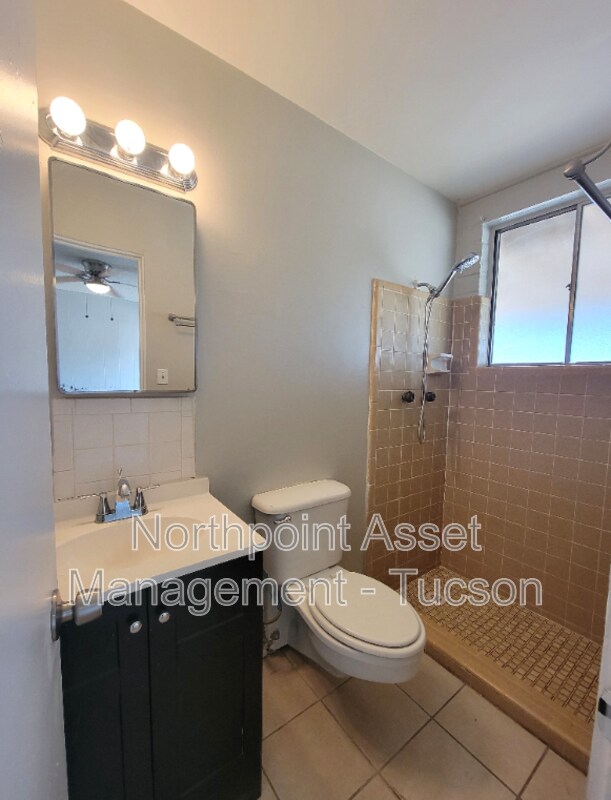 Building Photo - 210 S Alandale Pl