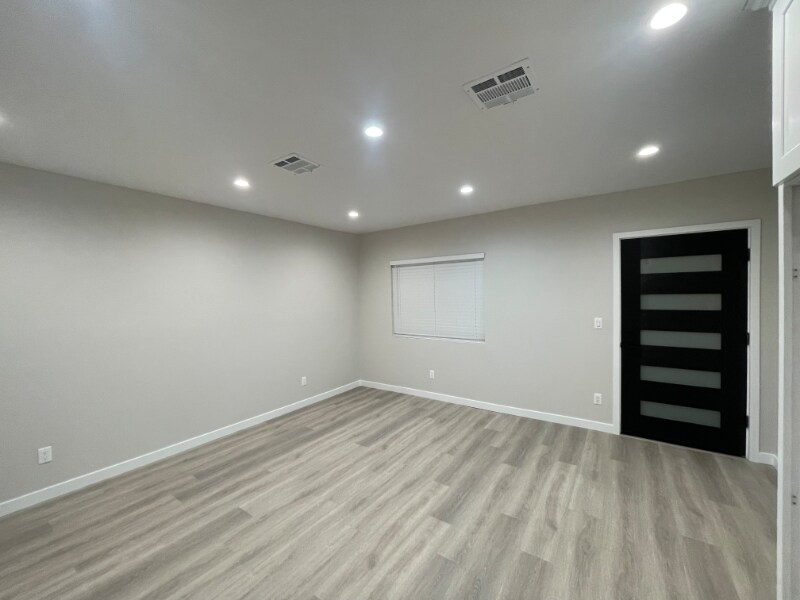 Building Photo - 8683 Haddon Ave