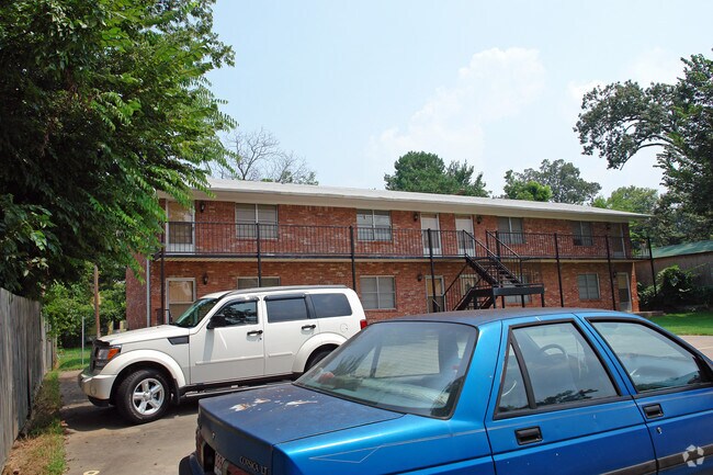 Building Photo - 809 S 17th St