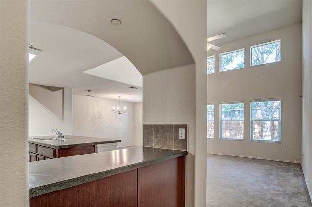 Building Photo - 9948 Fleetwood Dr