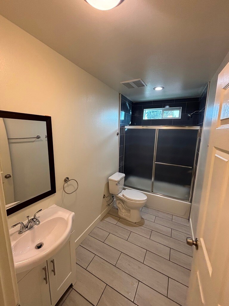 Building Photo - 6210 Brynhurst Ave