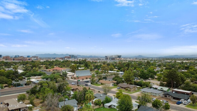 Building Photo - 2045 S Hammond Dr