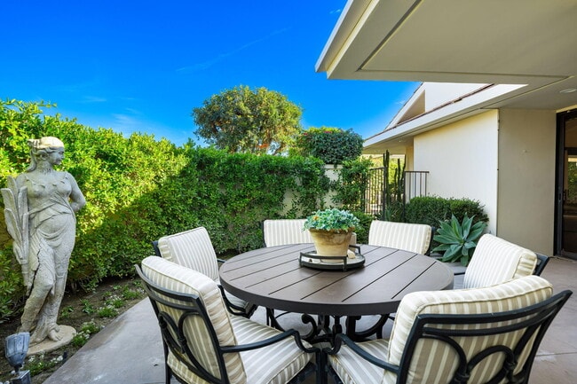 Building Photo - 6 Exeter Ct