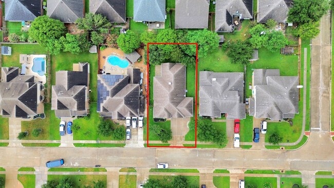 Building Photo - 17311 Elverson Oaks Dr