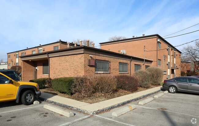 Building Photo - The Chambers