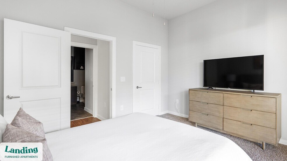 Building Photo - 4300 Cromwell Dr