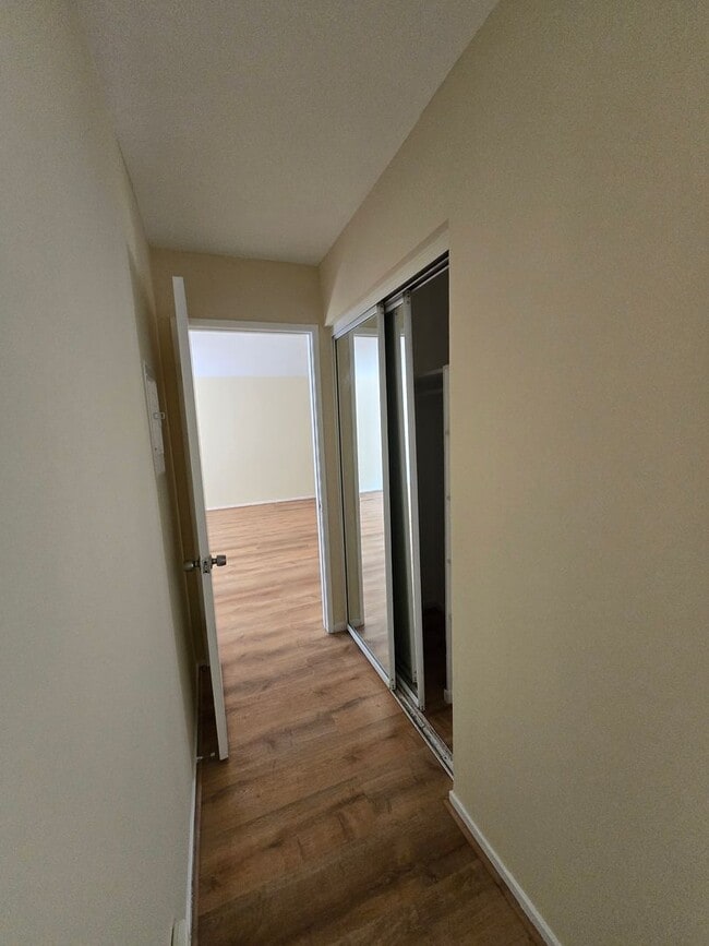 Building Photo - 3 Bedroom Apartment near to LMU, minutes t...