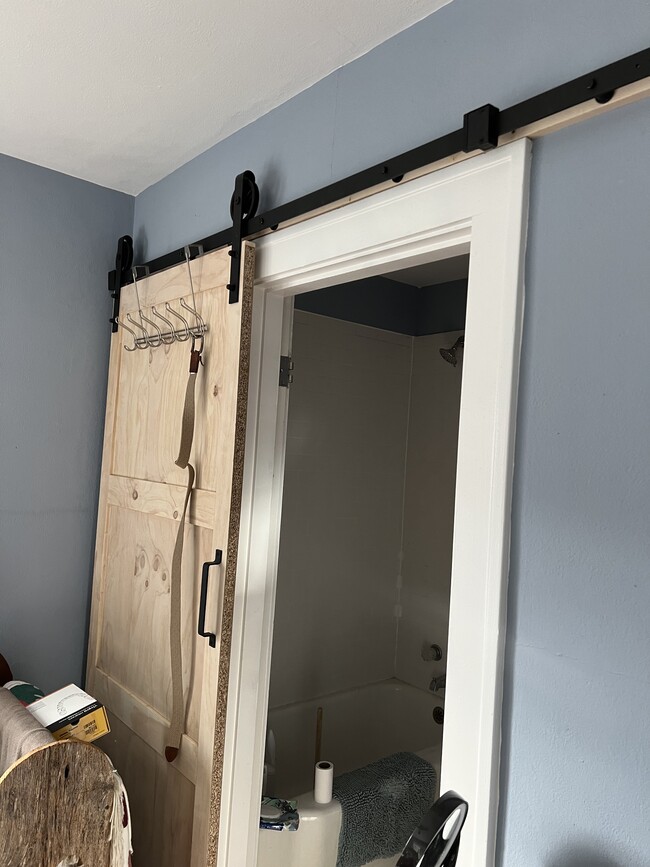 Building Photo - 213 French St