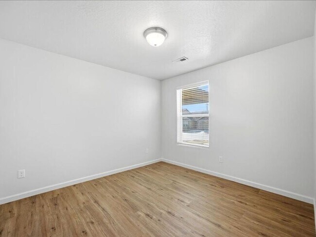 Building Photo - 9352 W 9th Pl