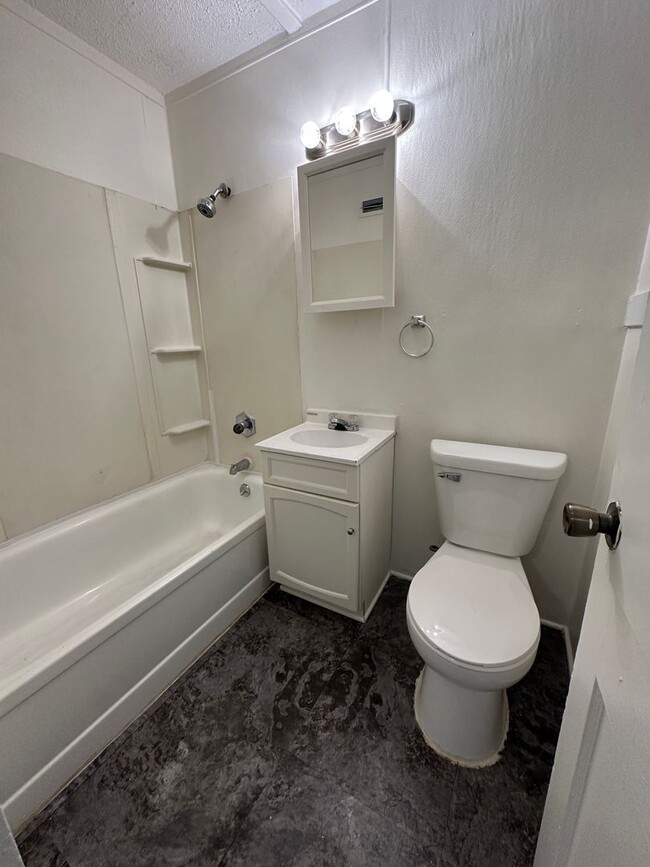 Building Photo - 29 Riley Manor Cir