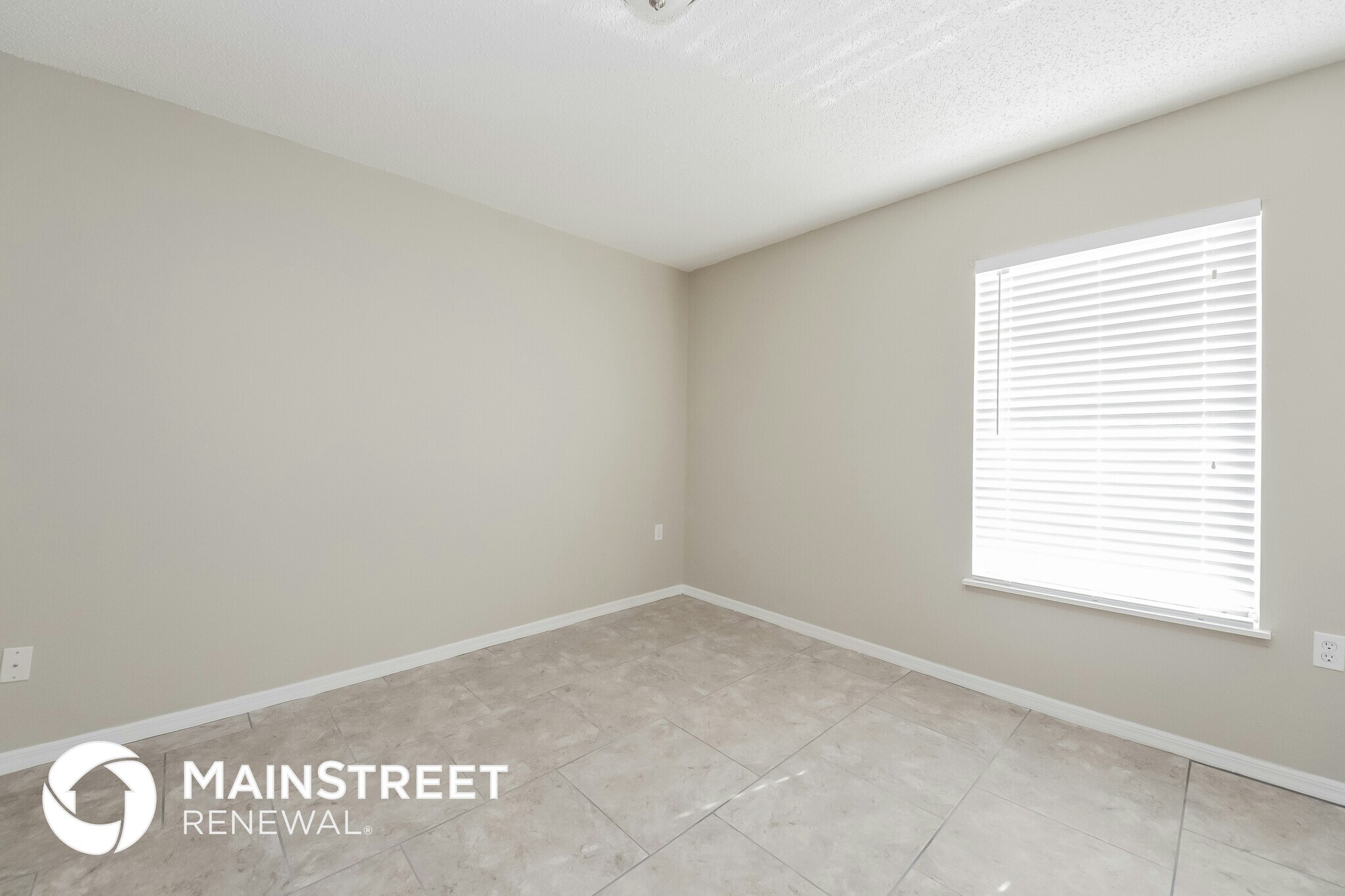 Building Photo - 945 Delano Ct
