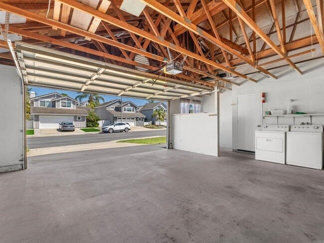 Building Photo - 6923 Whitecap Dr