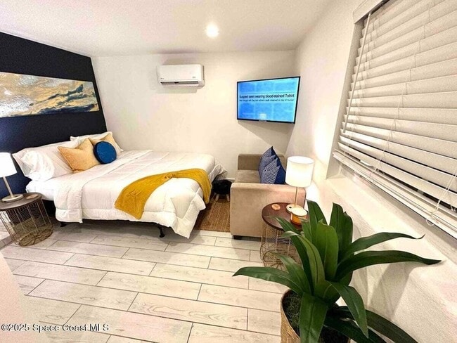 Building Photo - 1533 Richards Dr NE