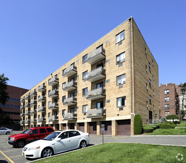Dawn Manor 100 2nd St Hackensack NJ 07601 Apartment Finder