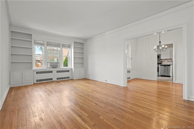 Building Photo - 70 Strawberry Hill Ave