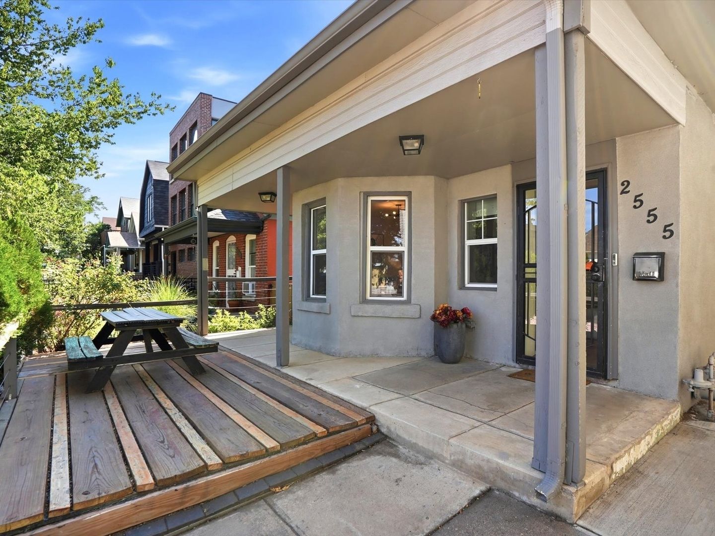 Building Photo - 2555 N Clarkson St