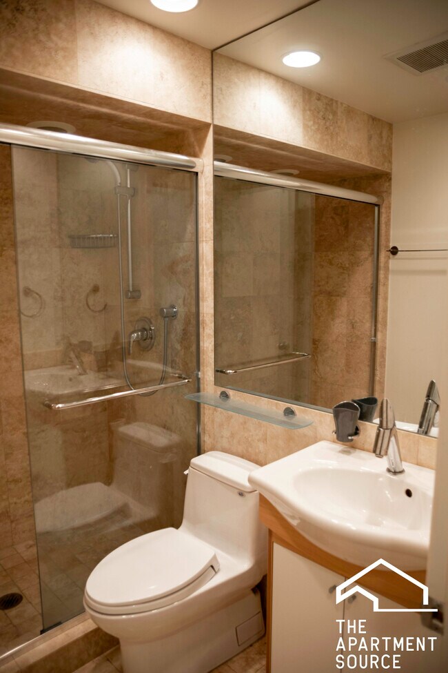 Building Photo - 1810 N Fremont St