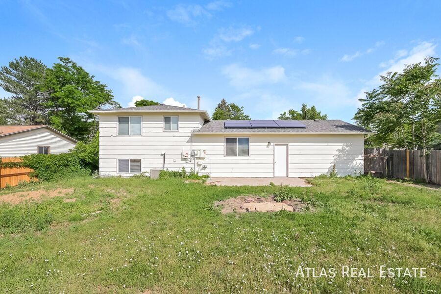 Building Photo - 14935 E Columbia Dr