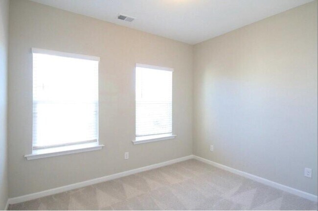 Building Photo - 2237 Pink Hawthorn Dr