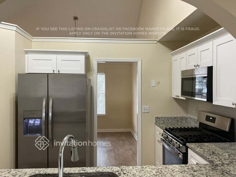 Building Photo - 7339 Essex Dr