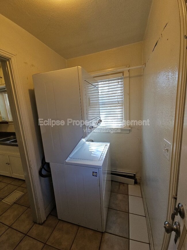 Building Photo - 1125 3rd St