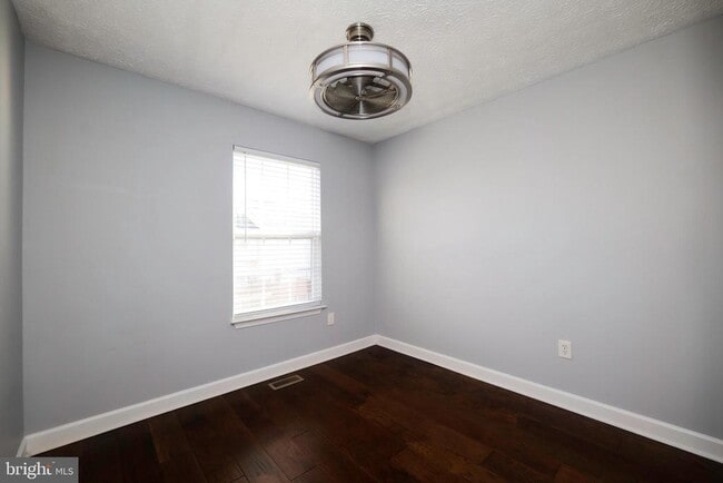 Building Photo - 3317 Hibiscus Ct