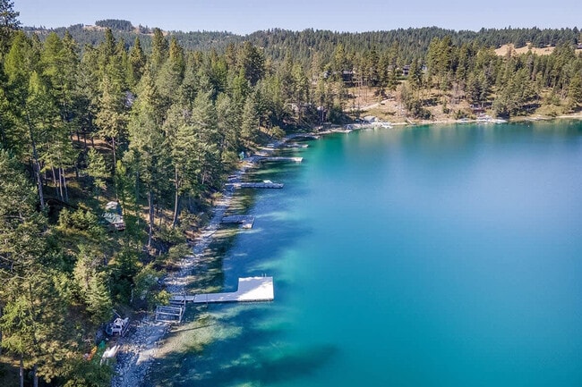 Building Photo - 402 N Foys Lake Dr