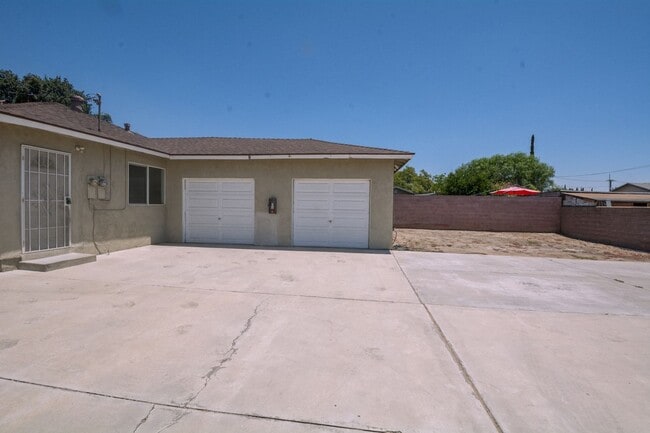 Building Photo - 16743 Barbee St