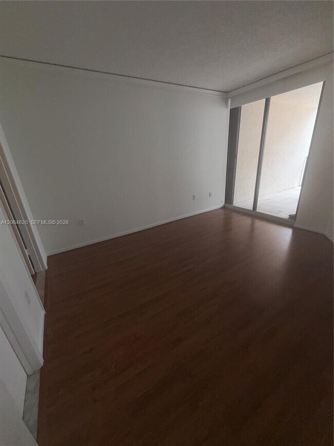 Building Photo - 540 Brickell Key Dr
