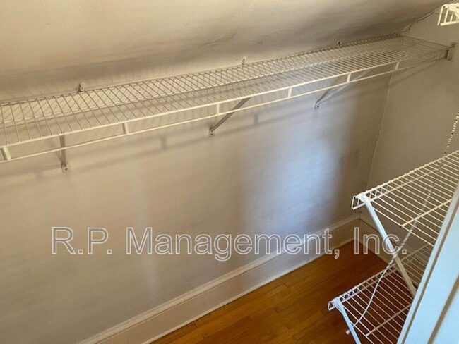 Building Photo - 4221 Harriet Ave