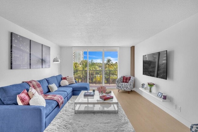 Building Photo - 2121 N Ocean Blvd