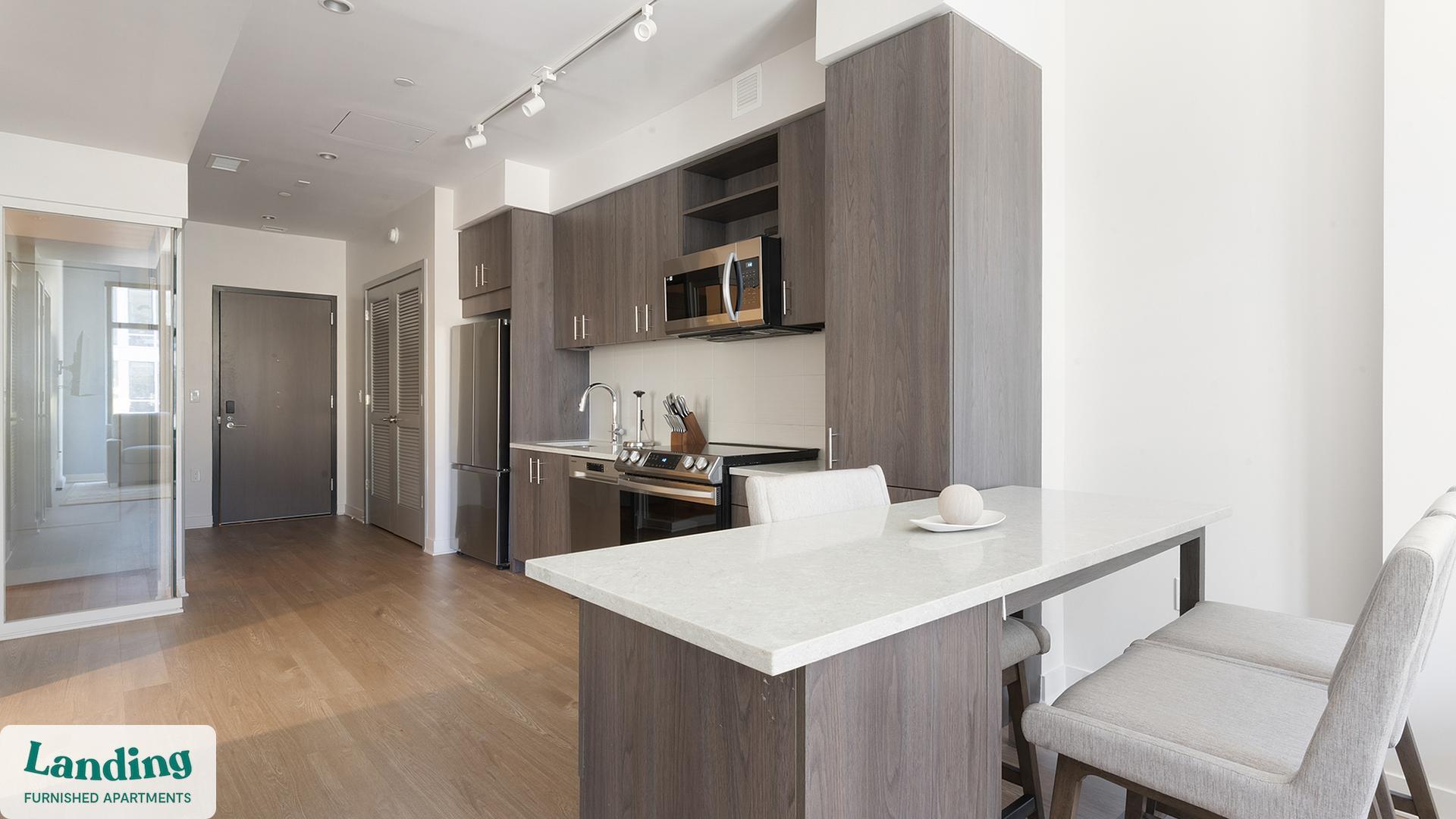 Building Photo - 350 Maple Dr SW