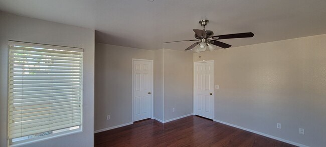 Building Photo - Executive Living Don't Miss Out 4 bdrm