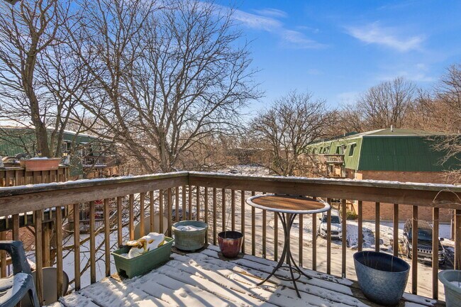 Building Photo - 1995 Tall Oaks Dr