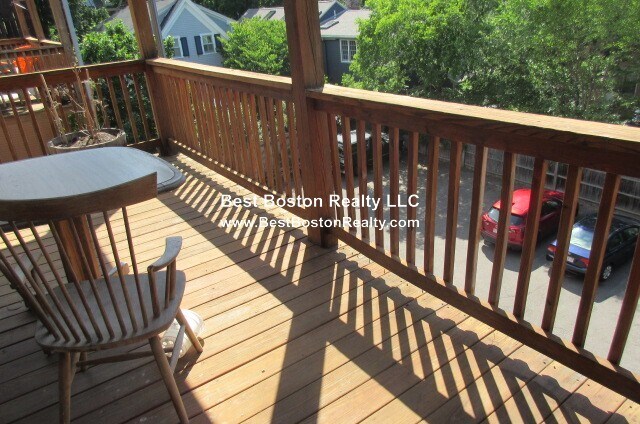 Building Photo - 63 Dana St