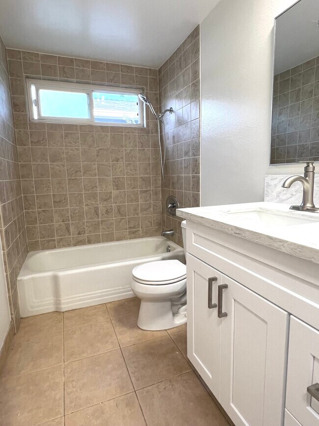 Building Photo - 1218 Amethyst St