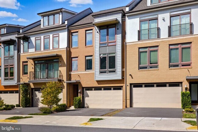 Building Photo - 1803 Blue Marble Terrace SE