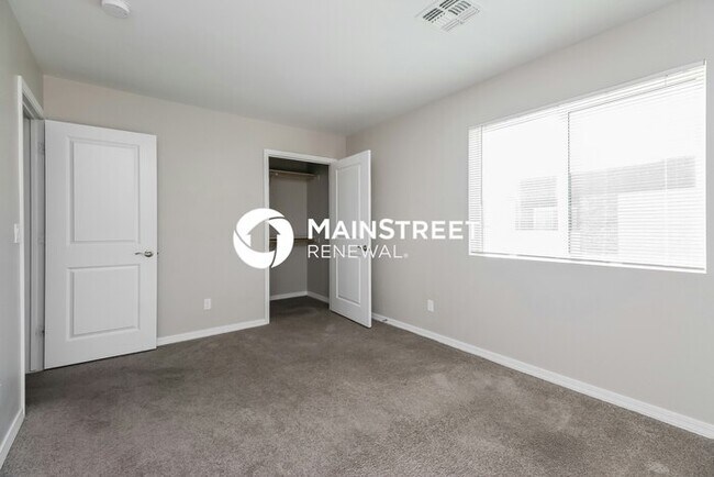 Building Photo - 3 Bedroom Pet-Friendly Home in Phoenix, AZ...