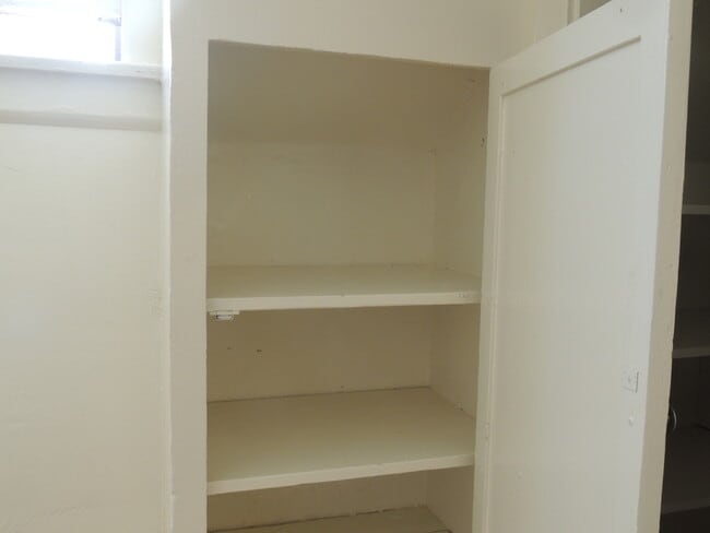 Building Photo - 532 21st St